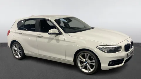 BMW 1 SERIES 118i [1.5] Sport [Nav/Servotronic]