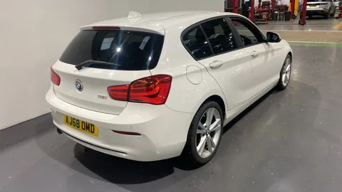 BMW 1 SERIES 118i [1.5] Sport [Nav/Servotronic]