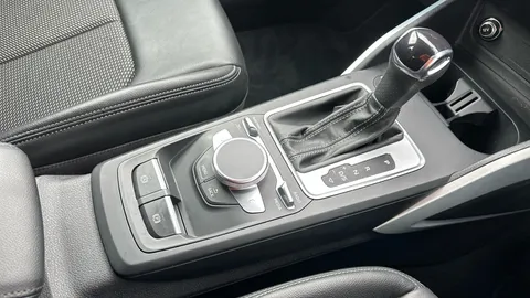 AUDI Q2 35 TFSI S Line S Tronic