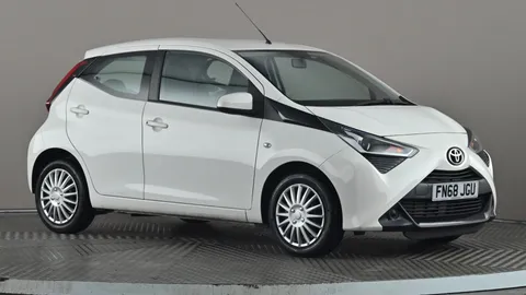 TOYOTA AYGO 1.0 VVT-i X-Play