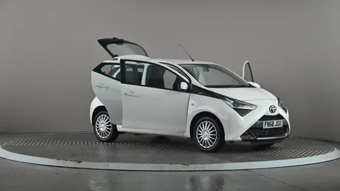 TOYOTA AYGO 1.0 VVT-i X-Play