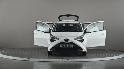 TOYOTA AYGO 1.0 VVT-i X-Play