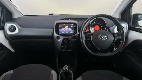 TOYOTA AYGO 1.0 VVT-i X-Play
