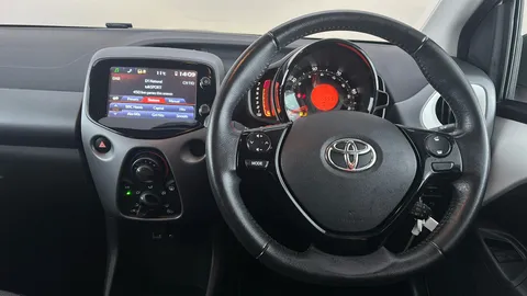 TOYOTA AYGO 1.0 VVT-i X-Play