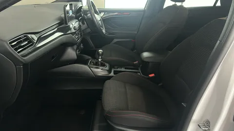 FORD FOCUS 1.0 EcoBoost Hybrid mHEV 125 ST-Line Edition