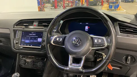 VOLKSWAGEN TIGUAN 2.0 TDi 150 R-Line