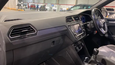 VOLKSWAGEN TIGUAN 2.0 TDi 150 R-Line