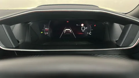 PEUGEOT 2008 1.2 PureTech 130 Allure Premium+ EAT8