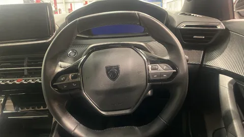 PEUGEOT 2008 1.2 PureTech 130 Allure