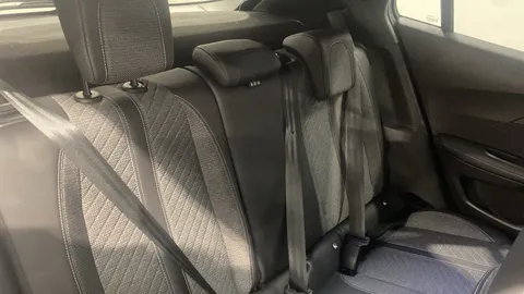 PEUGEOT 2008 1.2 PureTech 130 Allure