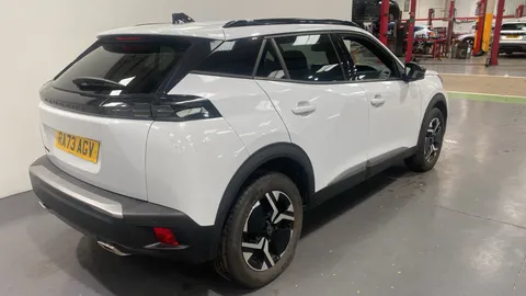 PEUGEOT 2008 1.2 PureTech 130 Allure