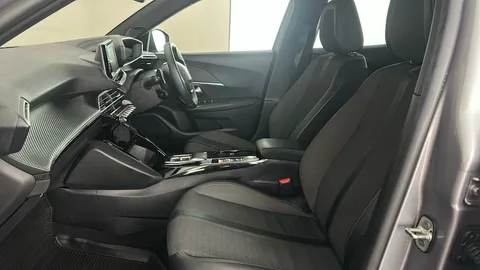 PEUGEOT 2008 1.2 PureTech 130 Allure Premium+ EAT8