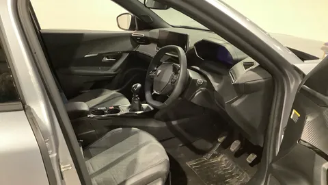 PEUGEOT 2008 1.2 PureTech 130 Allure