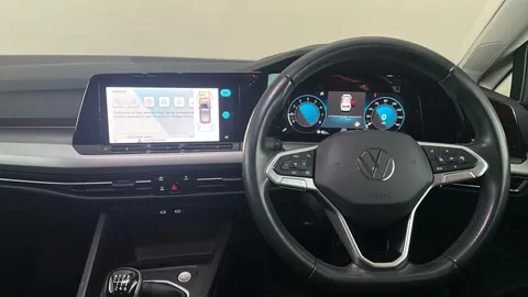 VOLKSWAGEN GOLF 1.5 TSI Life