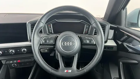 AUDI A1 25 TFSI S Line