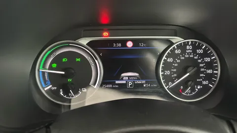 NISSAN JUKE 1.6 Hybrid Tekna Auto