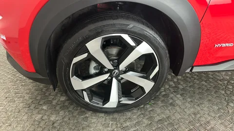 NISSAN JUKE 1.6 Hybrid Tekna Auto