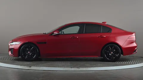 JAGUAR XE 2.0 R-Dynamic S Auto