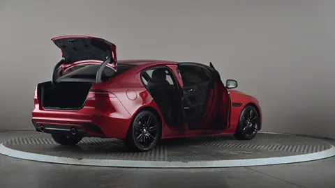 JAGUAR XE 2.0 R-Dynamic S Auto