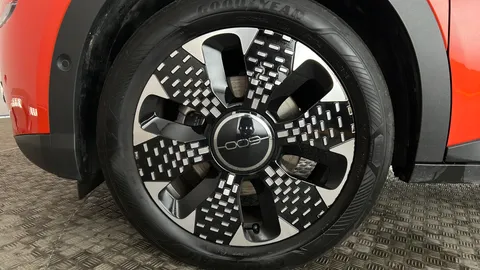 FIAT 600 115kW La Prima 54kWh Auto