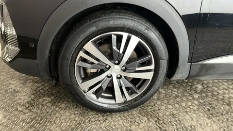 PEUGEOT 3008 1.6 Hybrid 180 Allure Premium+ e-EAT8