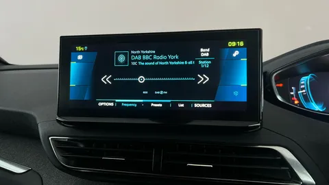 PEUGEOT 3008 1.6 Hybrid 180 Allure Premium+ e-EAT8