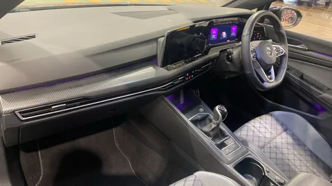 VOLKSWAGEN GOLF 1.5 TSI 150 R-Line