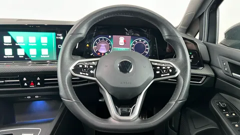 VOLKSWAGEN GOLF 1.5 eTSI 150 R-Line DSG