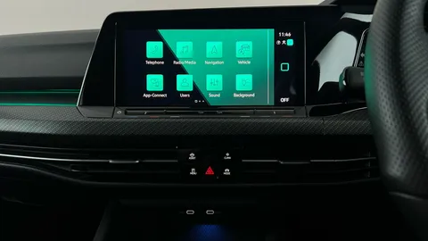 VOLKSWAGEN GOLF 1.5 eTSI 150 R-Line DSG