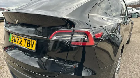 TESLA MODEL Y Long Range AWD Auto