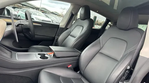 TESLA MODEL Y Long Range AWD Auto