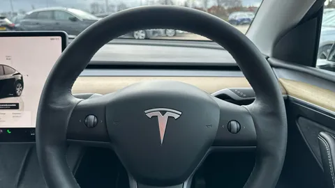 TESLA MODEL Y Long Range AWD Auto