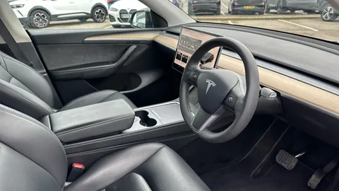 TESLA MODEL Y Long Range AWD Auto