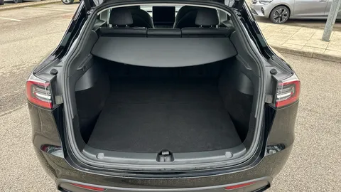 TESLA MODEL Y Long Range AWD Auto