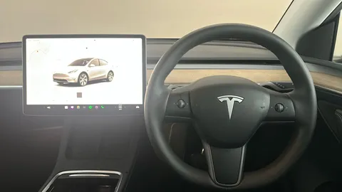 TESLA MODEL Y Long Range AWD Auto