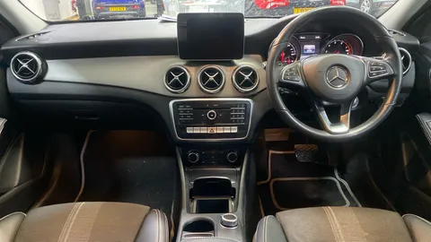 MERCEDES-BENZ GLA GLA 180 Urban Edition Auto
