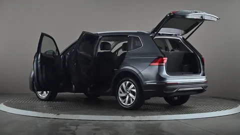 VOLKSWAGEN TIGUAN ALLSPACE 1.5 TSI Life