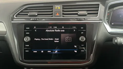 VOLKSWAGEN TIGUAN ALLSPACE 1.5 TSI Life