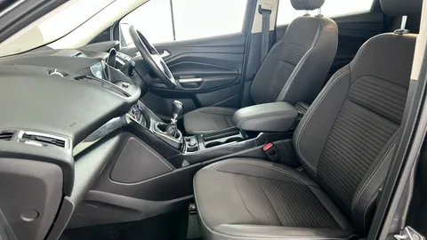 FORD KUGA 2.0 TDCi Titanium Edition 2WD