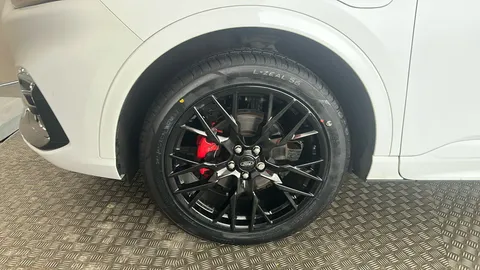 FORD KUGA 2.5 PHEV Black Package Edition CVT