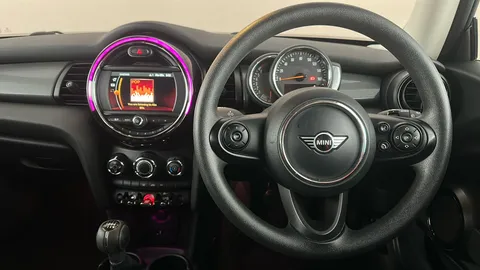 MINI HATCHBACK 1.5 Cooper Classic II