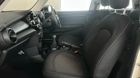 MINI HATCHBACK 1.5 Cooper Classic II