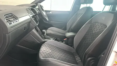 VOLKSWAGEN TIGUAN 1.5 TSI 150 R-Line DSG