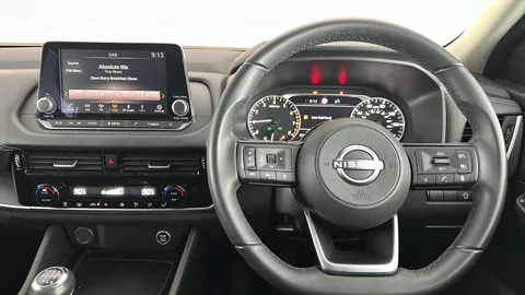 NISSAN QASHQAI 1.3 DiG-T MH Acenta Premium