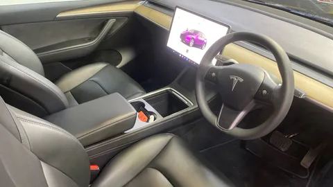 TESLA MODEL Y Long Range AWD Auto