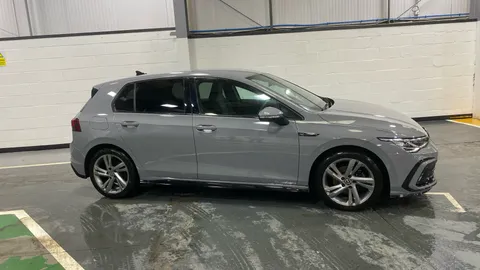 VOLKSWAGEN GOLF 1.5 eTSI 150 R-Line DSG