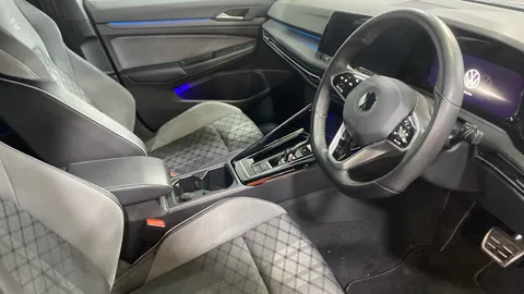 VOLKSWAGEN GOLF 1.5 eTSI 150 R-Line DSG