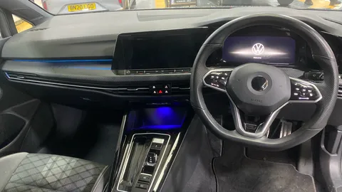 VOLKSWAGEN GOLF 1.5 eTSI 150 R-Line DSG