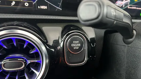 MERCEDES-BENZ CLA CLA 250e AMG Line Premium + Night Ed Tip Auto