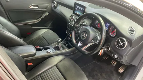 MERCEDES-BENZ CLA CLA 180 AMG Sport